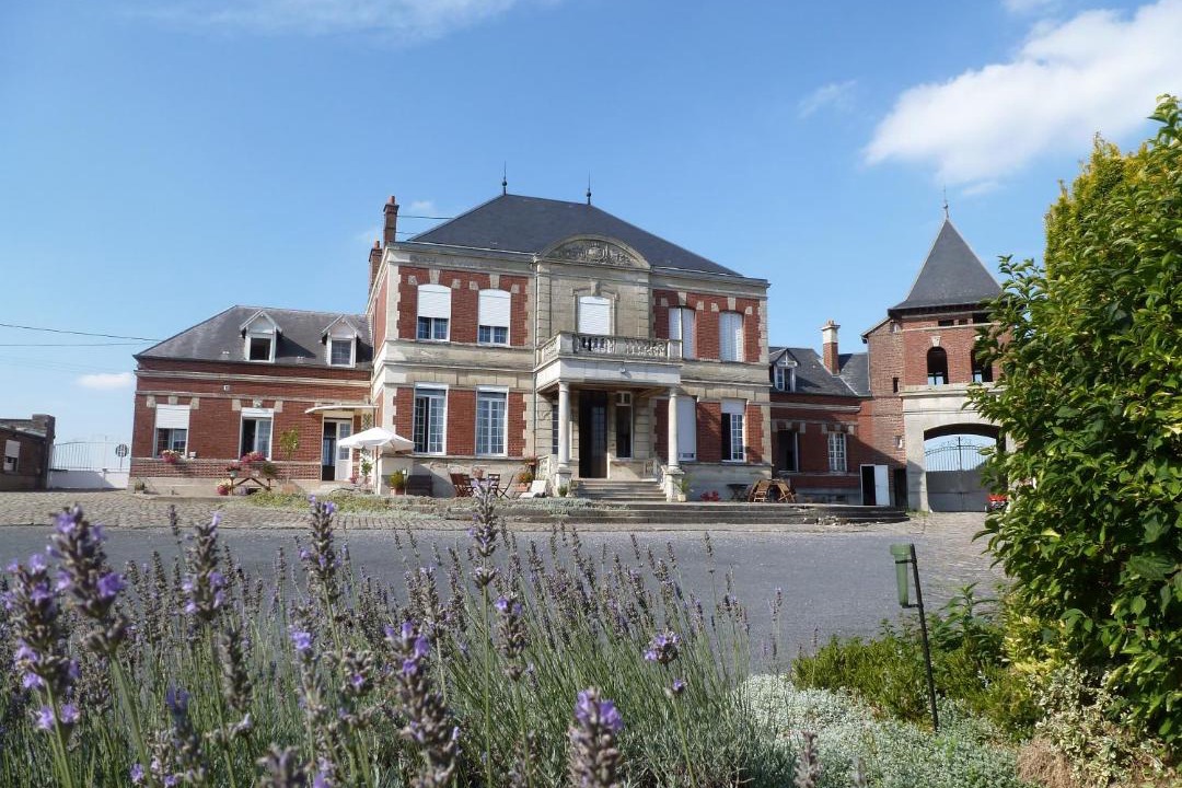 Photo of Buildings in Banteux