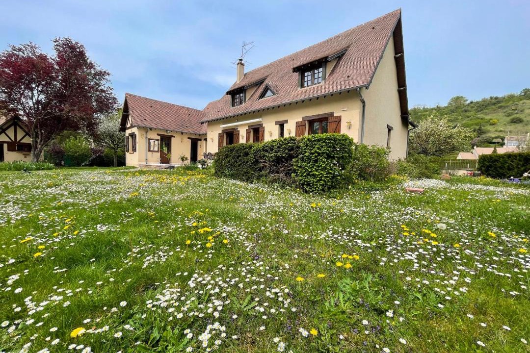 Photo of Buildings in Sainte-Genevieve-les-Gasny