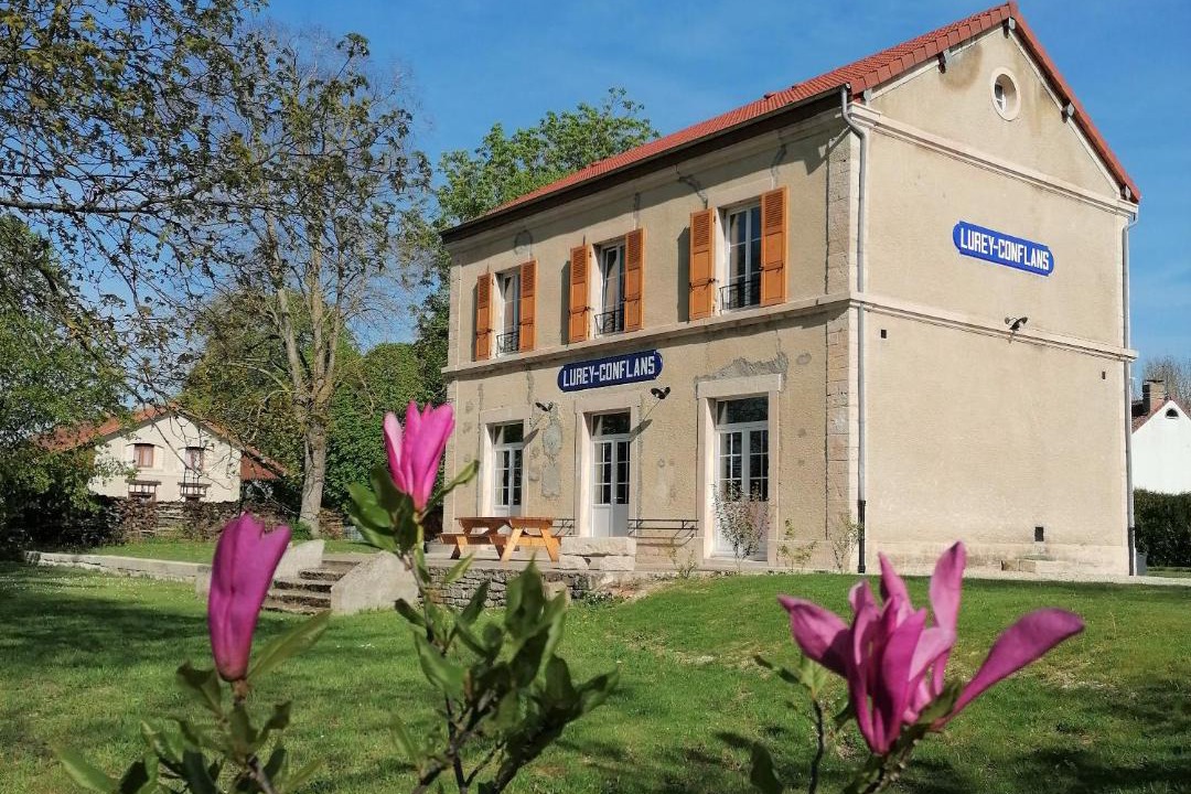 Photo of Buildings in Esclavolles-Lurey
