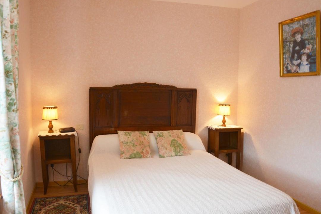 Photo of Bedroom in Meauce