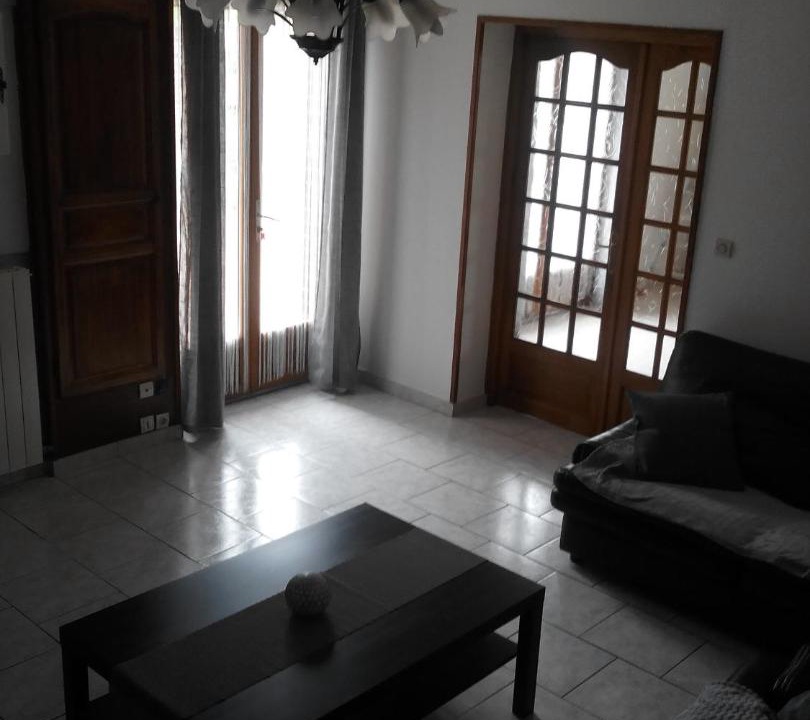 Photo of Livingroom in Lens