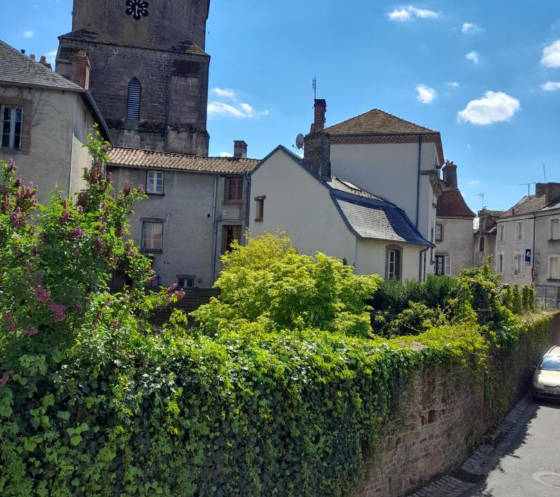 Photo of Buildings in Magnac-Laval