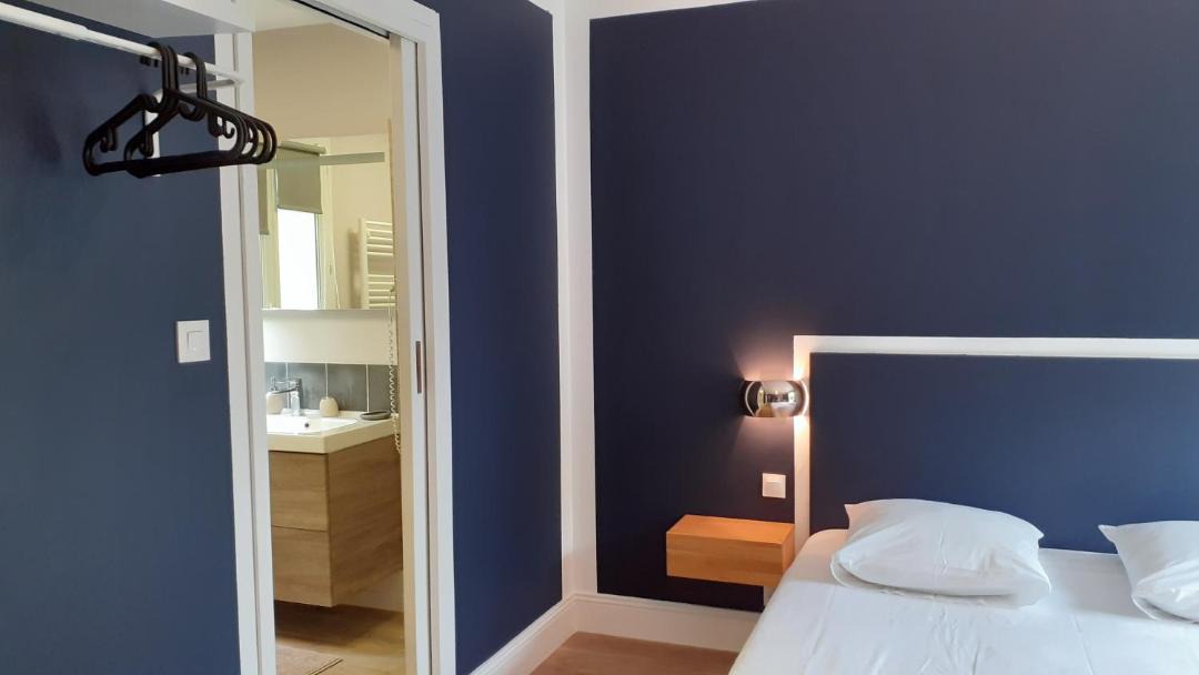 Photo of Bedroom in Saint-Quentin-en-Tourmont