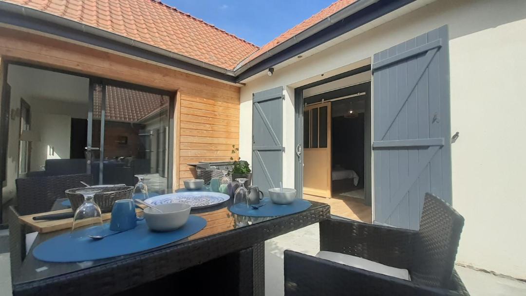 Photo of Patio Balcony in Saint-Quentin-en-Tourmont