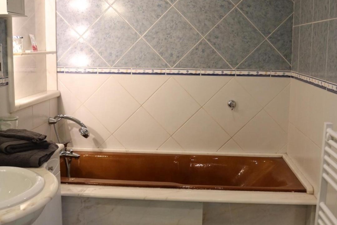 Photo of Bathroom in Leval