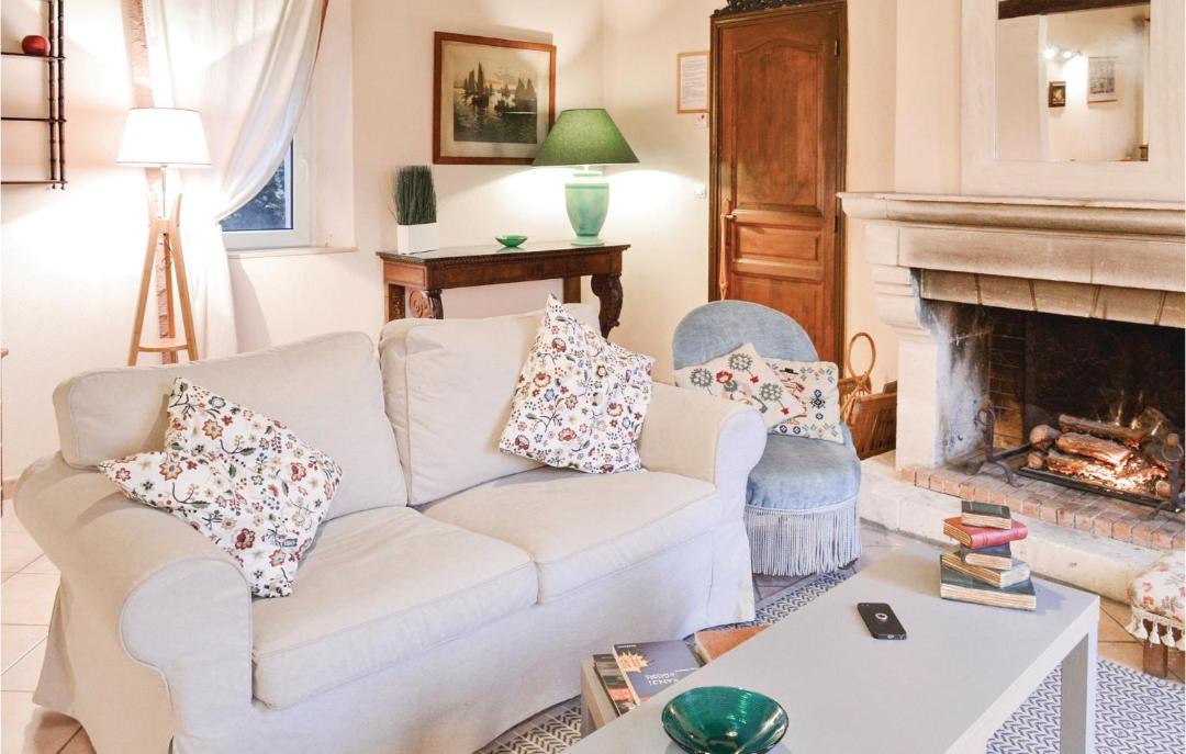 Photo of Livingroom in Trie-Chateau