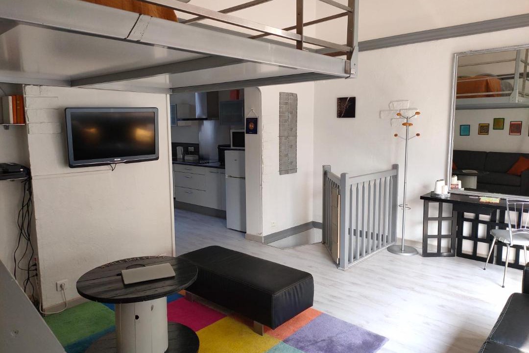 Photo of Livingroom in Calais City Center
