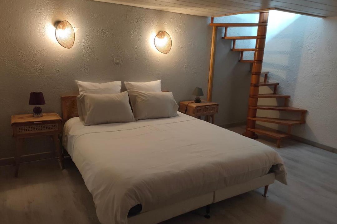 Photo of Bedroom in Calais City Center