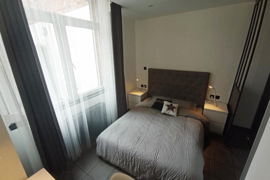 Photo of Bedroom in Lens