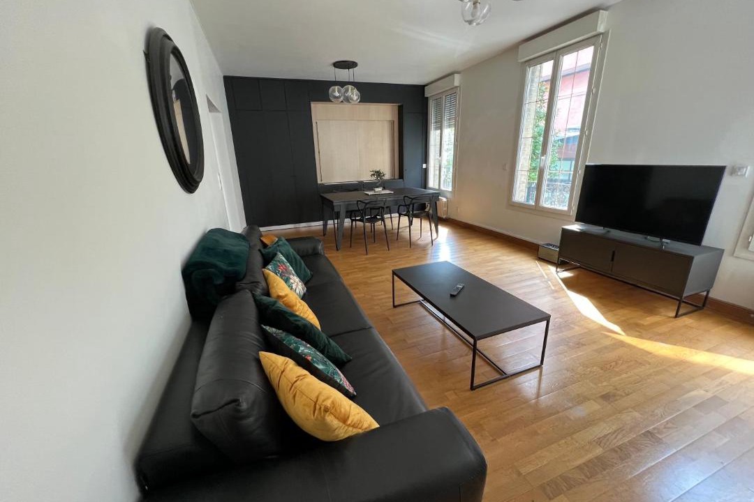 Photo of Livingroom in Anatole France Danton
