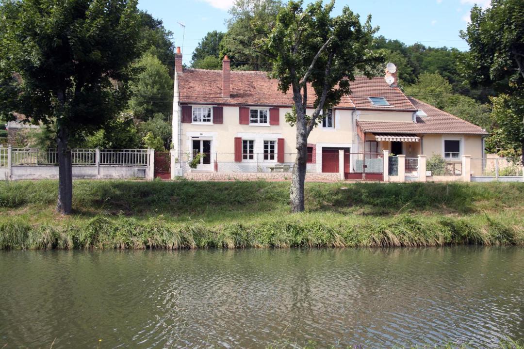 Photo of Buildings in Briare