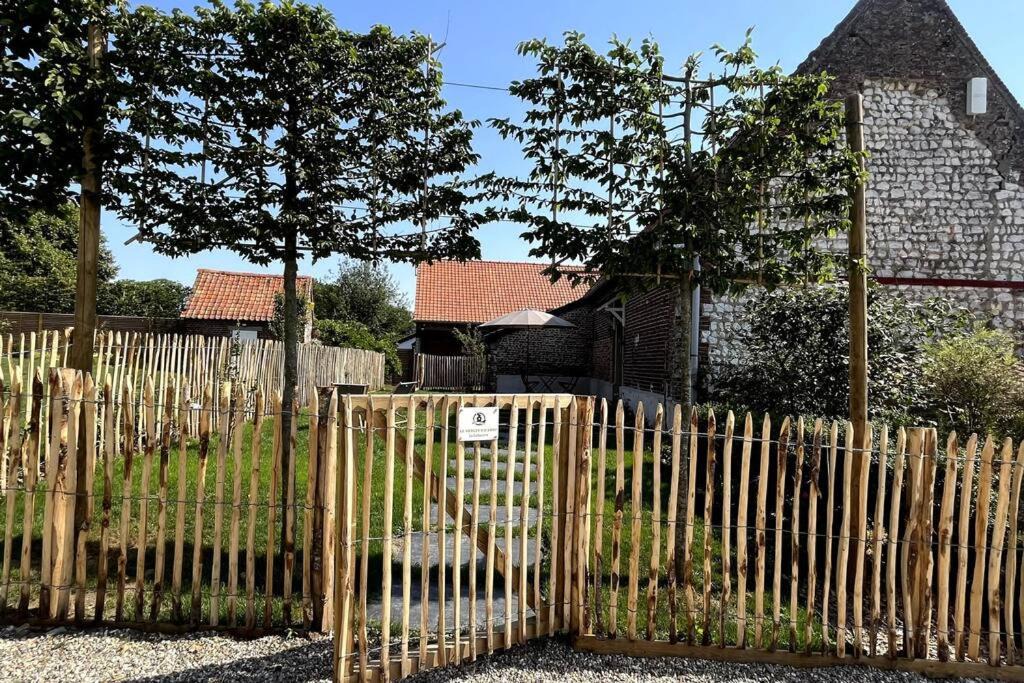 Photo of Buildings in Arry