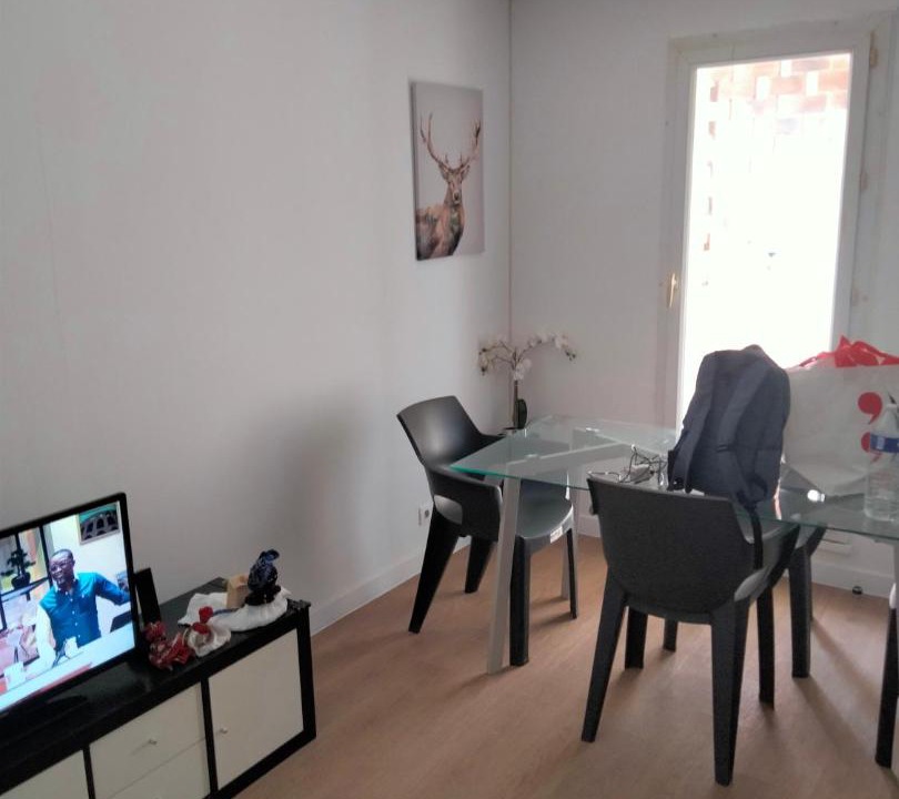 Photo of Livingroom in Les Mureaux