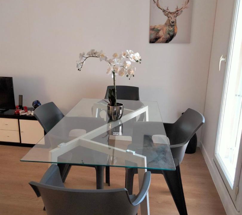Photo of Livingroom in Les Mureaux