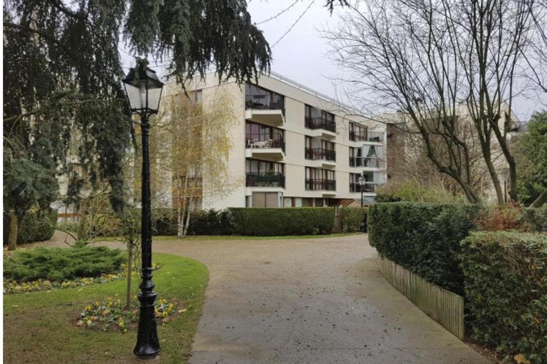Photo of Buildings in Le Chesnay