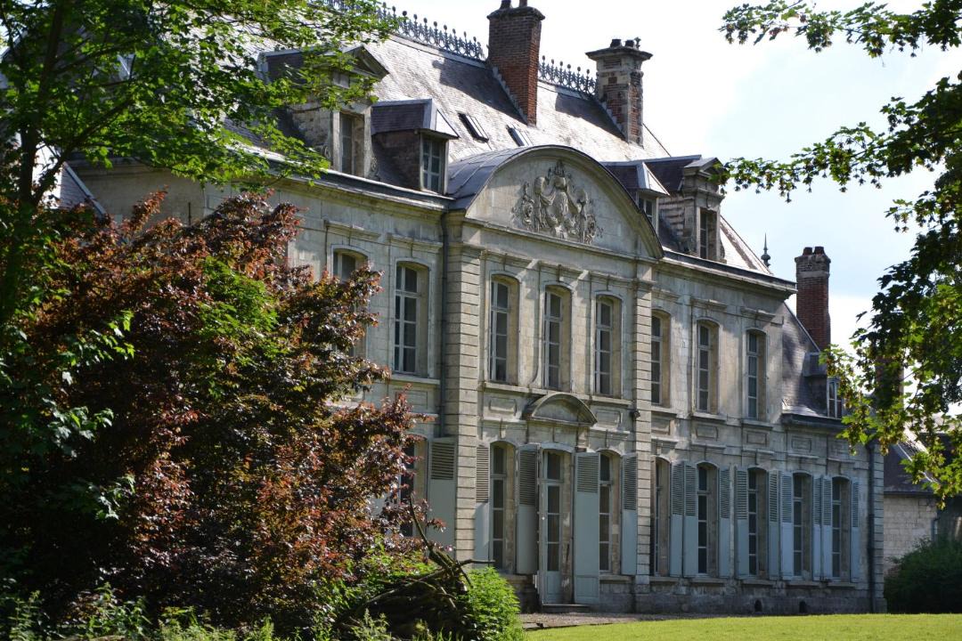 Photo of Buildings in Contay