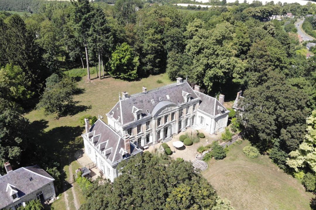 Photo of Buildings in Contay
