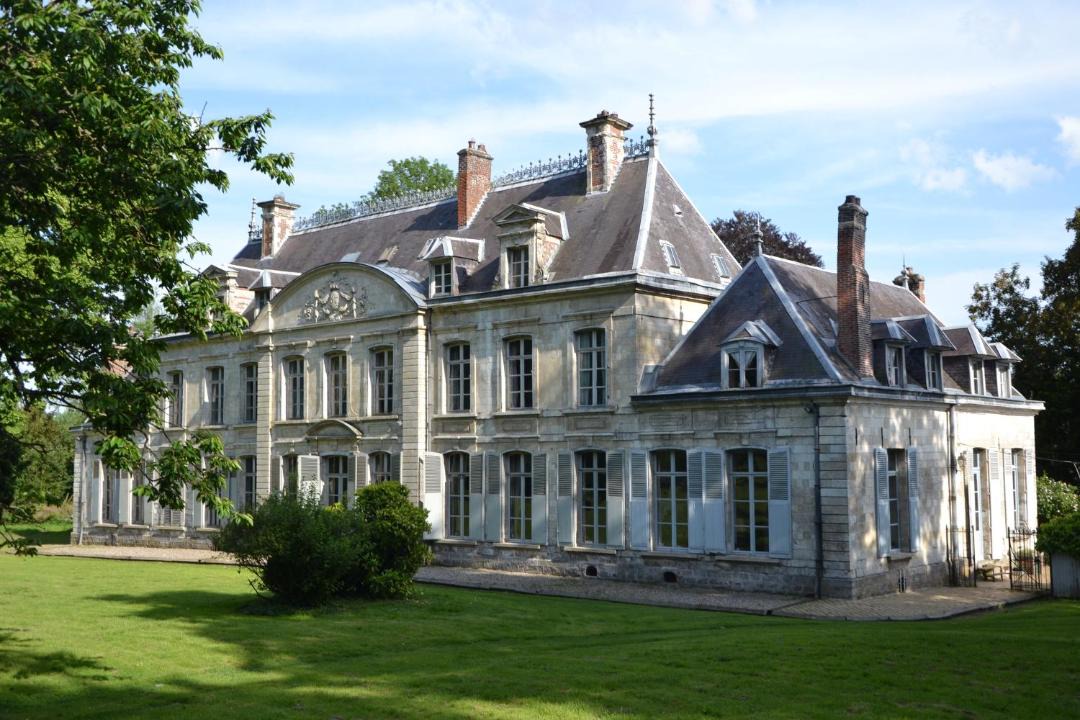 Photo of Buildings in Contay