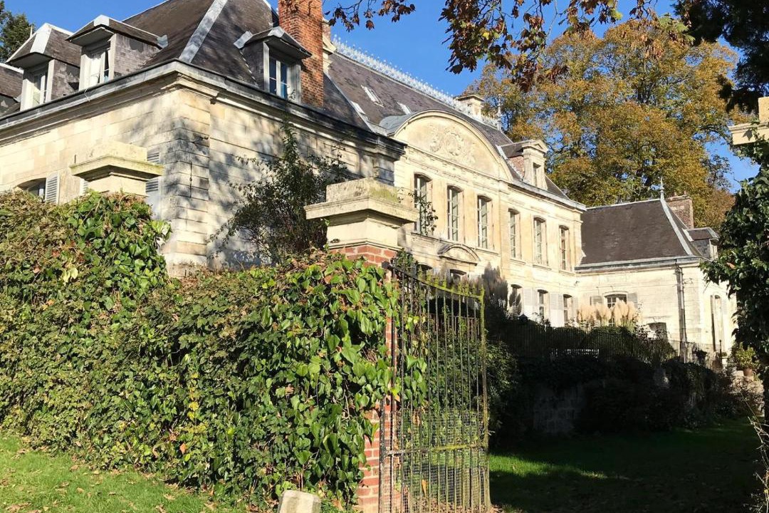 Photo of Buildings in Contay