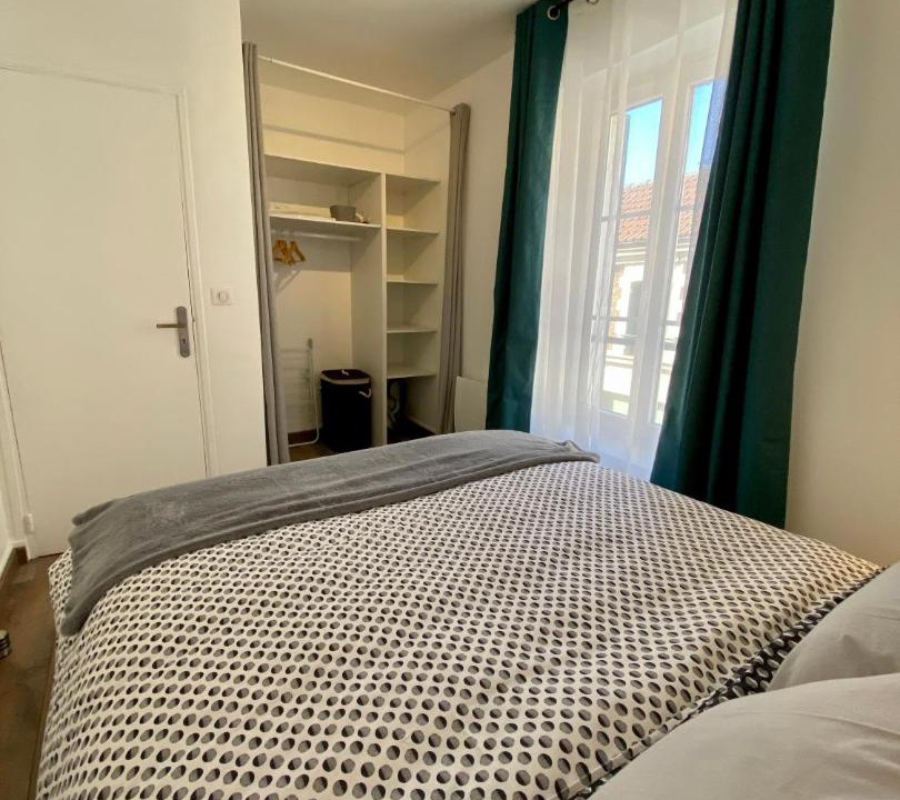 Photo of Bedroom in Montlhery
