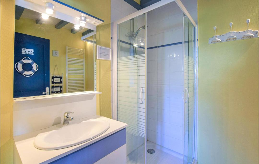 Photo of Bathroom in Luneray