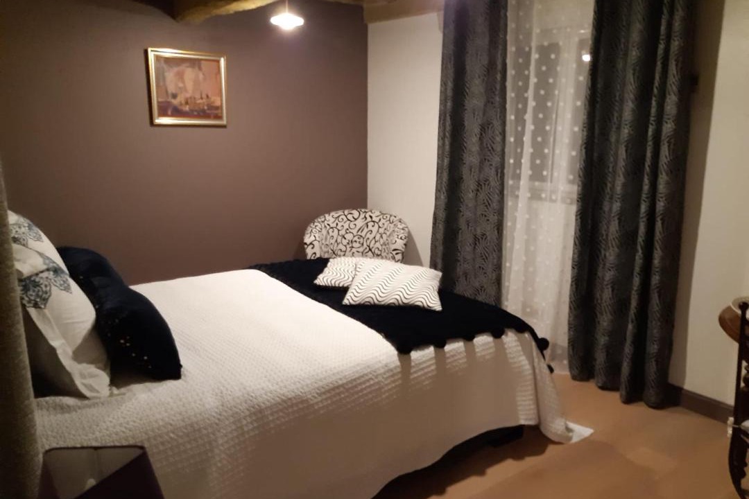 Photo of Bedroom in Nouan-sur-Loire