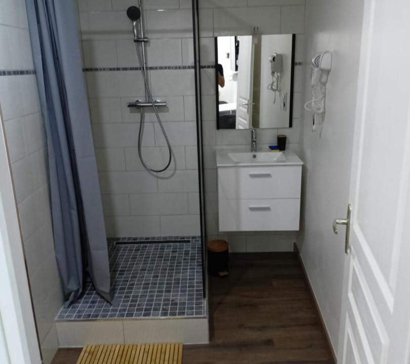 Photo of Bathroom in Roye