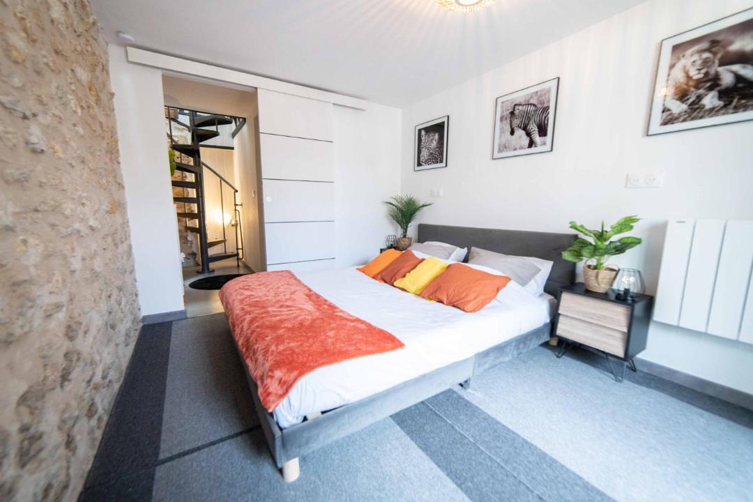 Photo of Bedroom in 17th Arrondissement Batignolles-Monceau