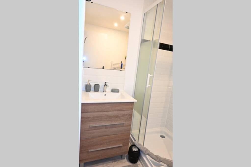 Photo of Bathroom in Villeneuve-sous-Dammartin