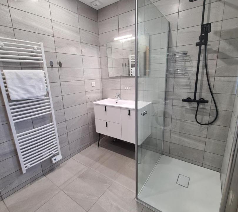 Photo of Bathroom in Rue