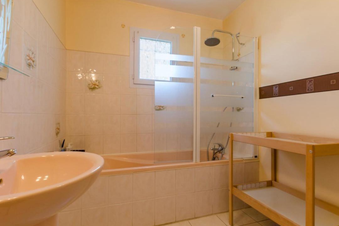 Photo of Bathroom in Magnicourt