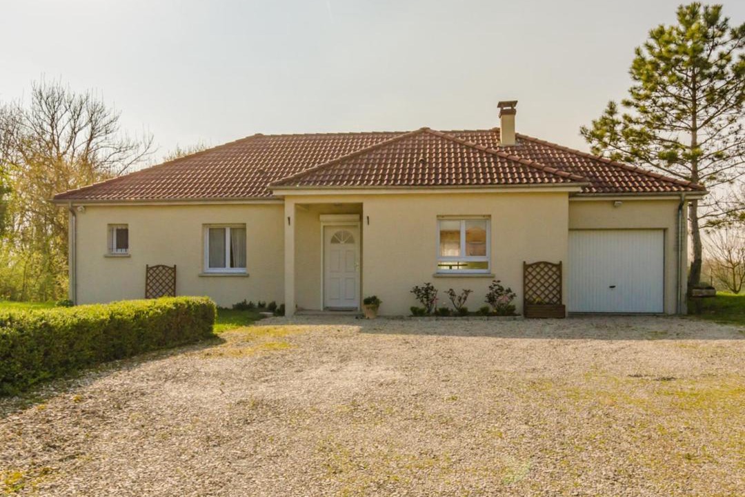 Photo of Buildings in Magnicourt