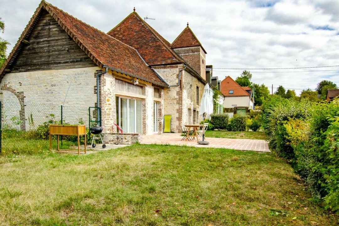 Photo of Buildings in Eaux-Puiseaux