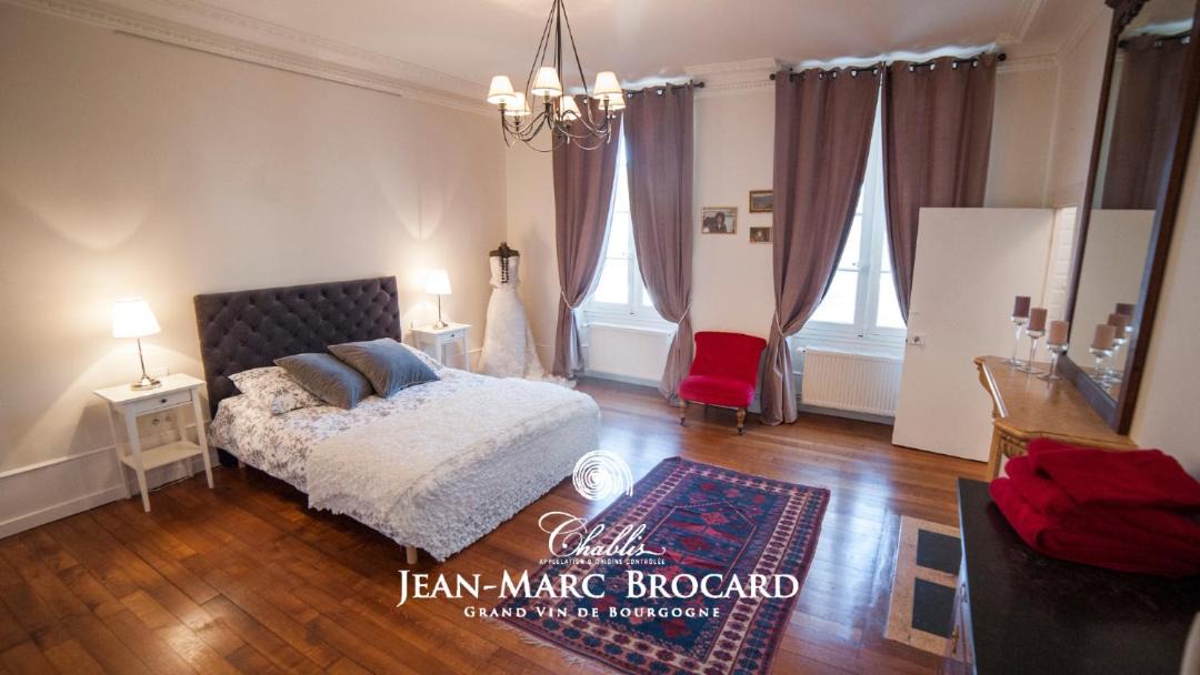 Photo of Bedroom in Chablis