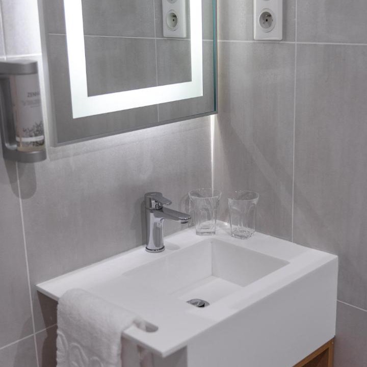 Photo of Bathroom in Saint-Honore - Jeanne d'Arc