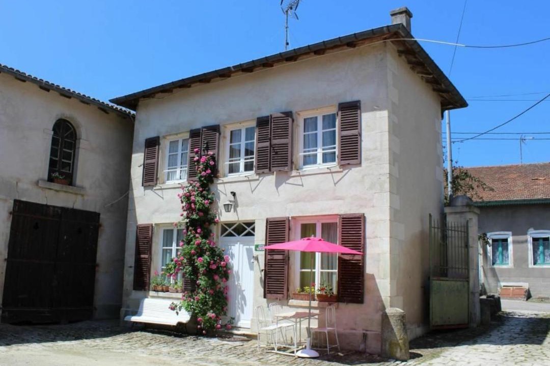 Photo of Buildings in Choloy-Menillot