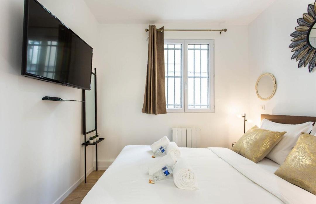 Photo of Bedroom in Levallois-Perret
