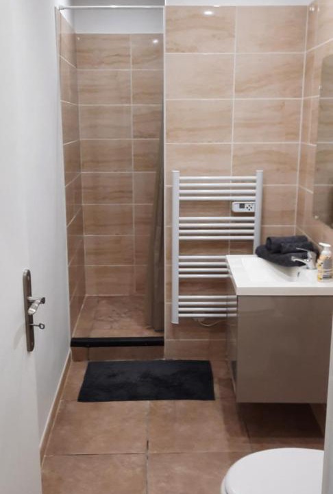 Photo of Bathroom in Cuisery