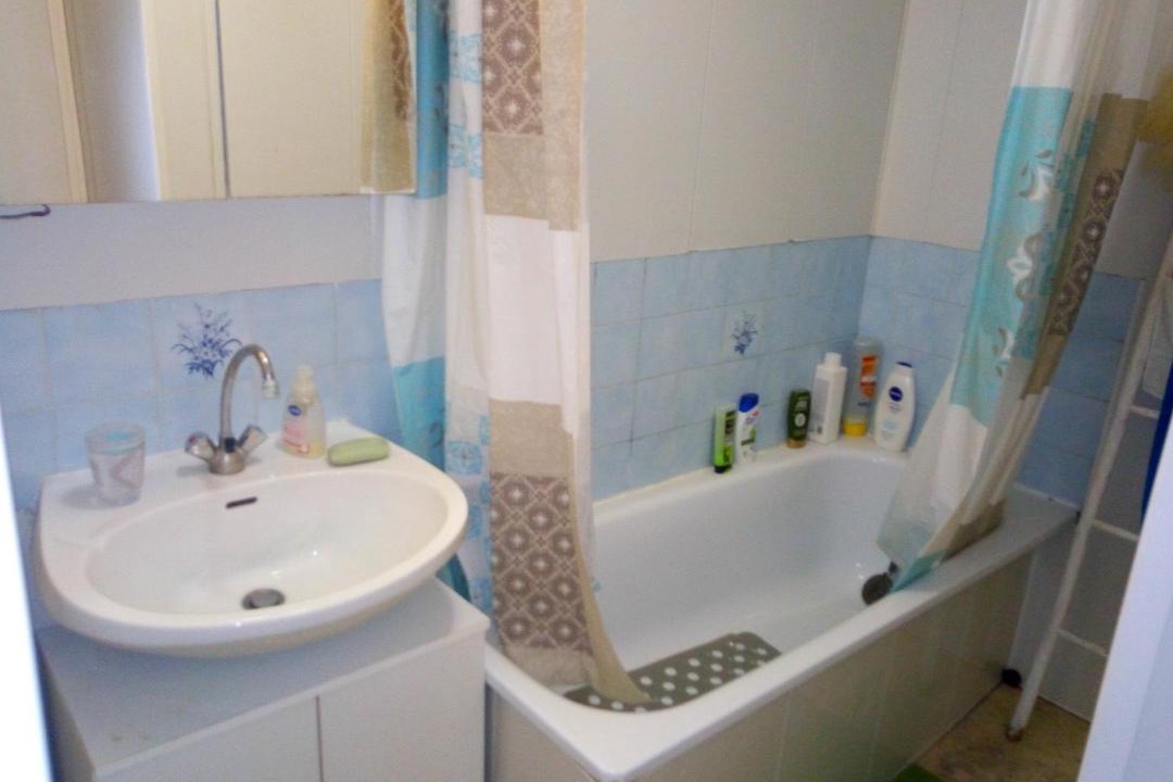 Photo of Bathroom in Saint-Etienne-du-Rouvray