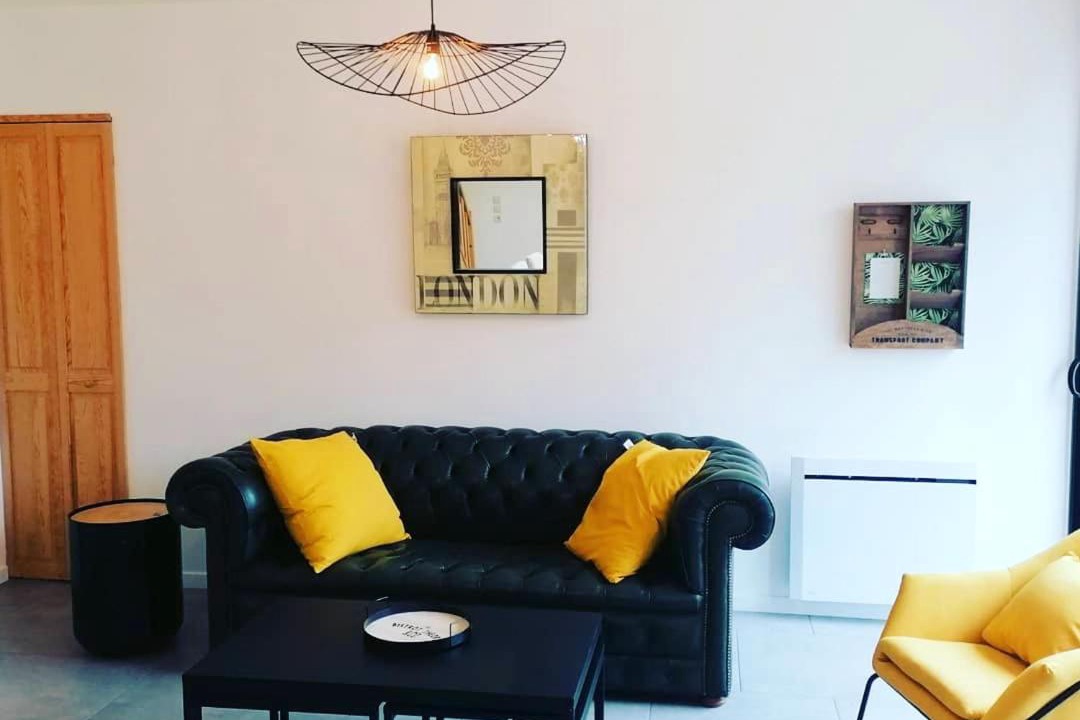Photo of Livingroom in Sainte-Genevieve-les-Gasny