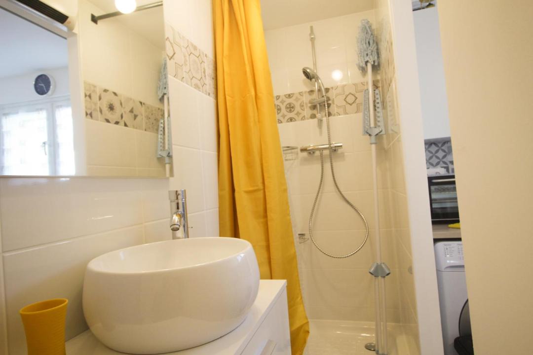 Photo of Bathroom in Flins-sur-Seine