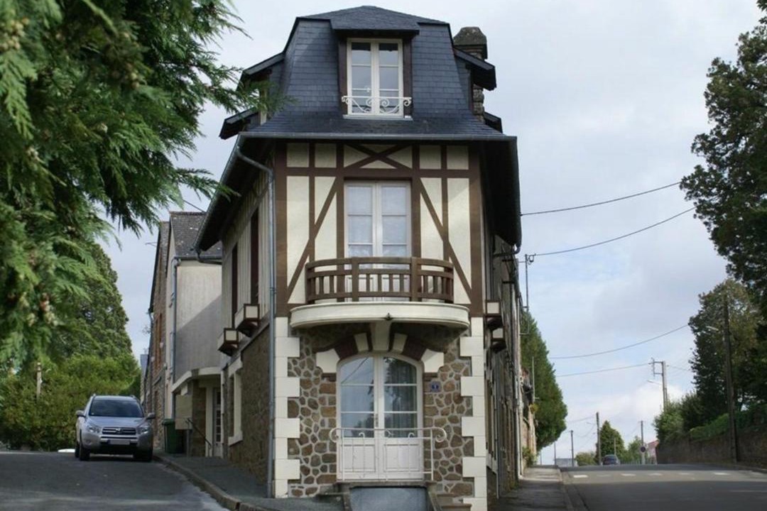 Photo of Buildings in Lassay-les-Chateaux