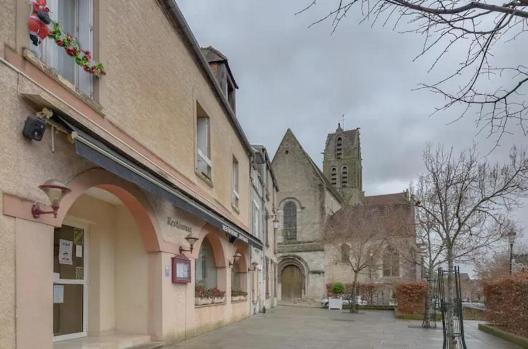 Photo of Buildings in Etampes