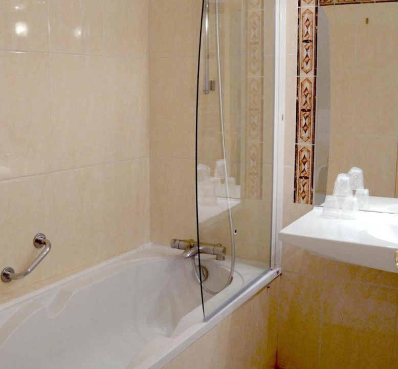 Photo of Bathroom in Montreuil-sur-Mer