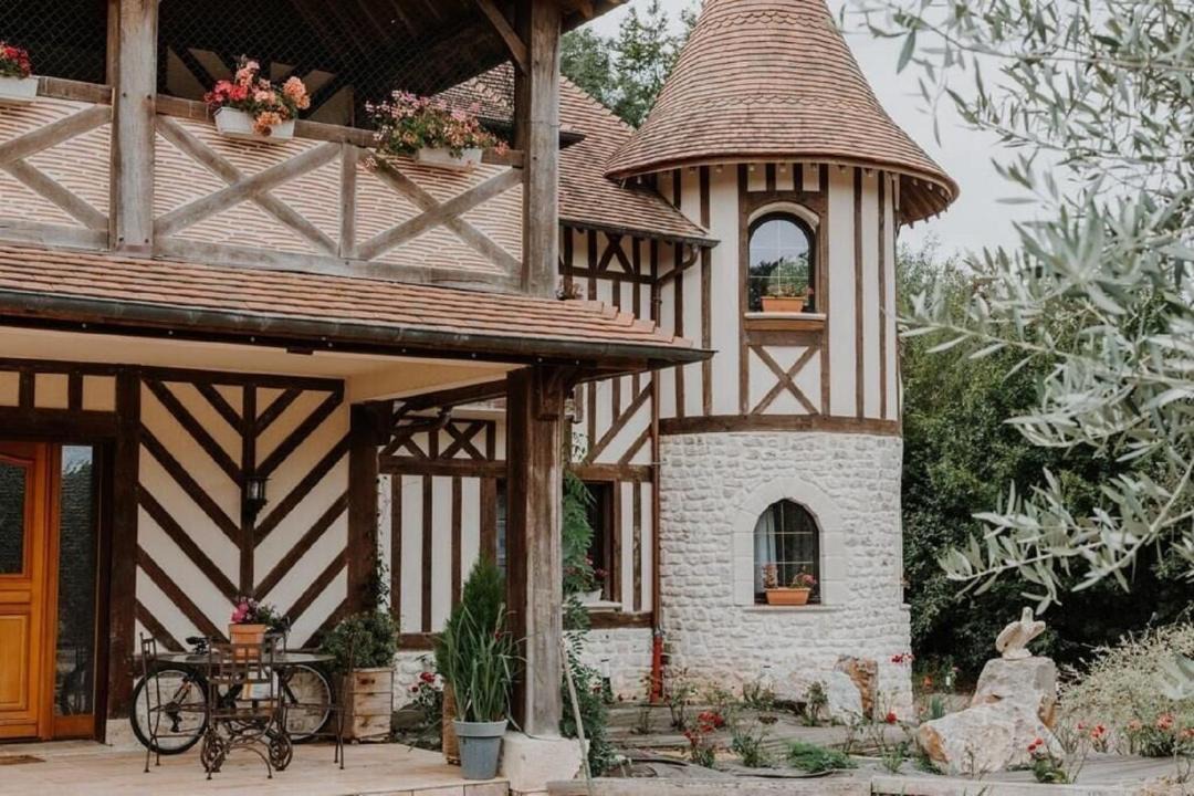 Photo of Buildings in Englesqueville-en-Auge