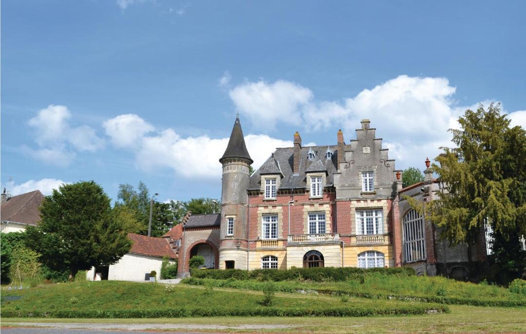 Photo of Buildings in Marconne