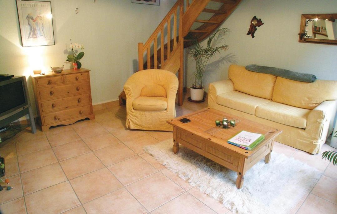 Photo of Livingroom in Embry