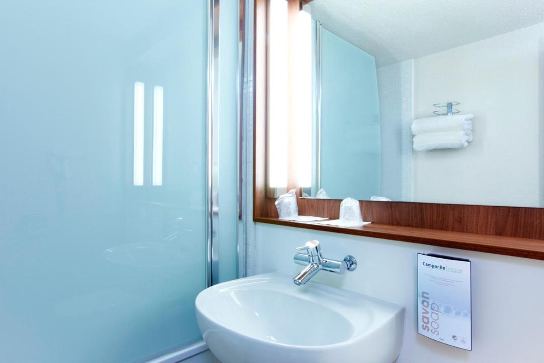 Photo of Bathroom in Lens