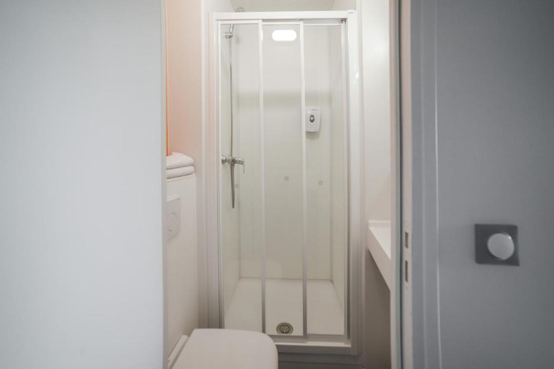 Photo of Bathroom in Tilloy-Les-Mofflaines
