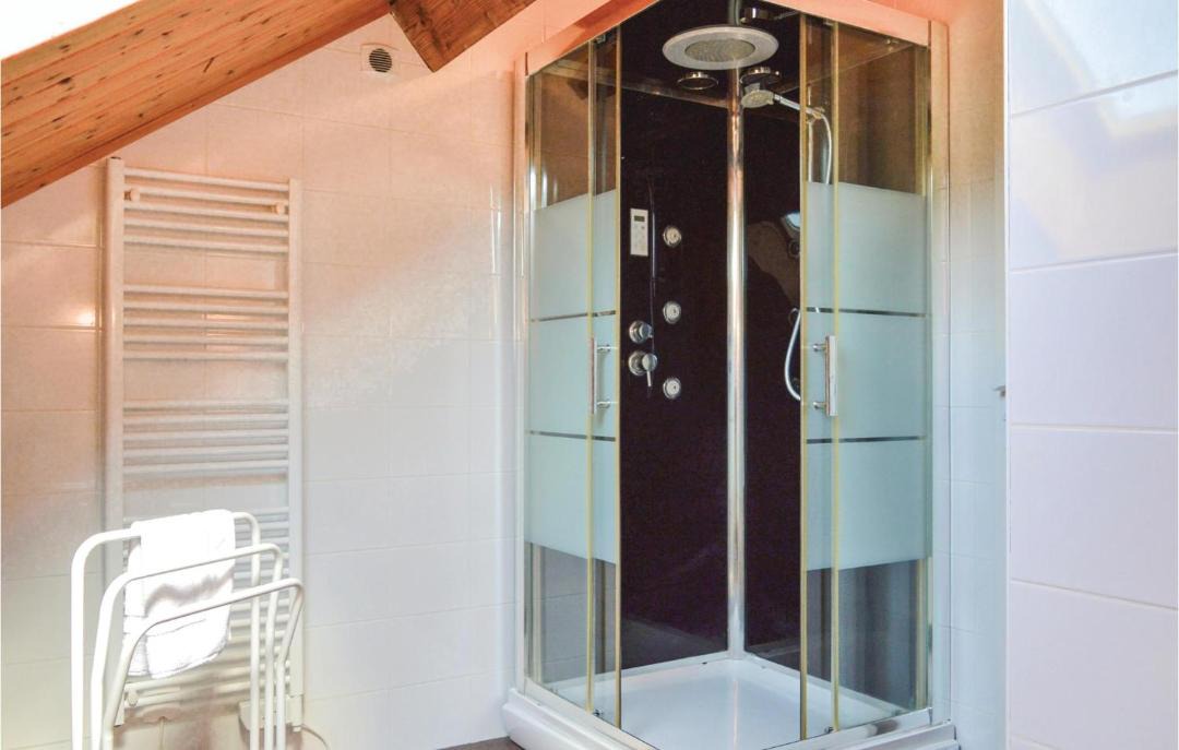 Photo of Bathroom in Roisel